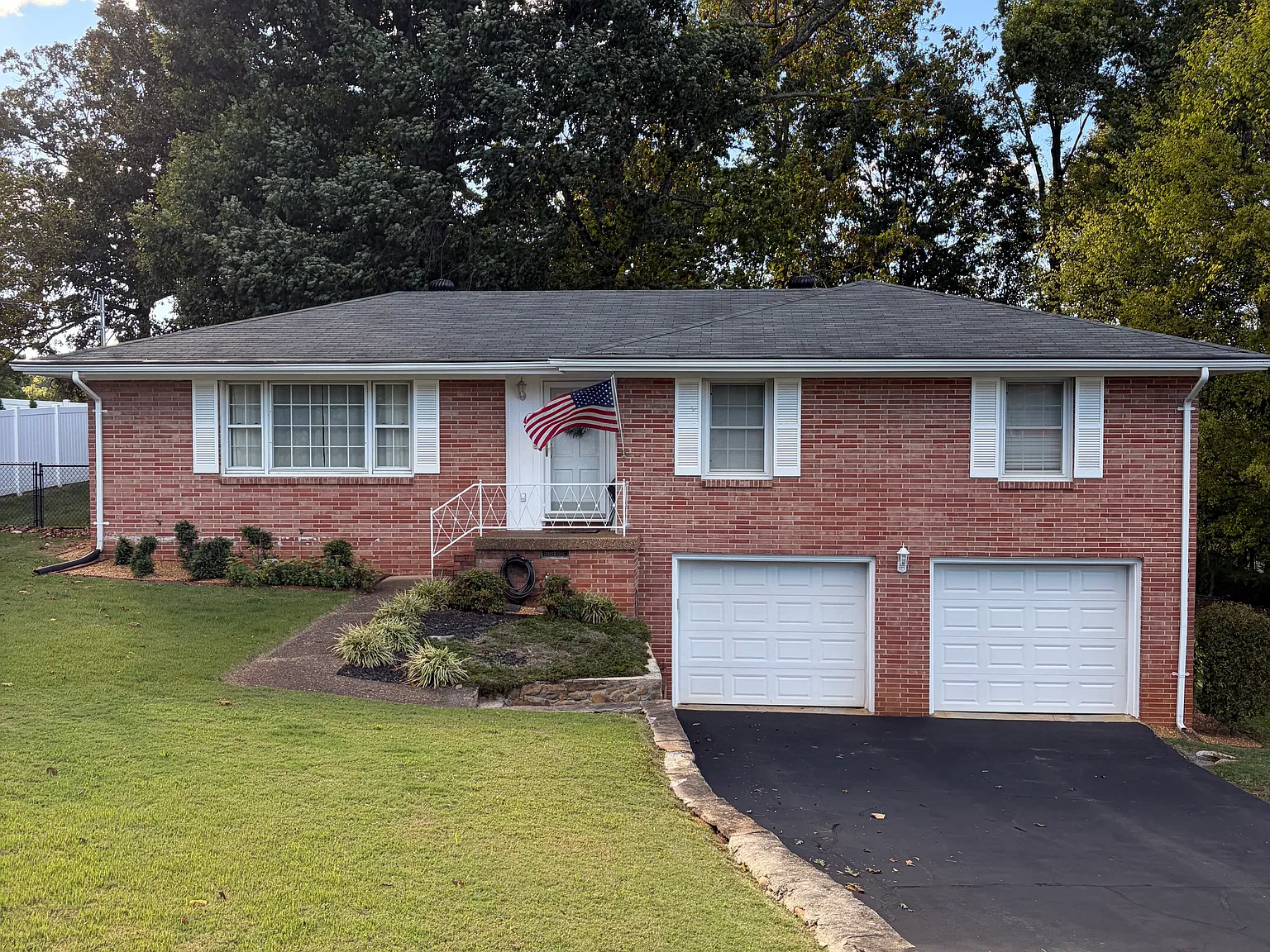 3 bed, 2048 sqft, $2,450 — Photo 1