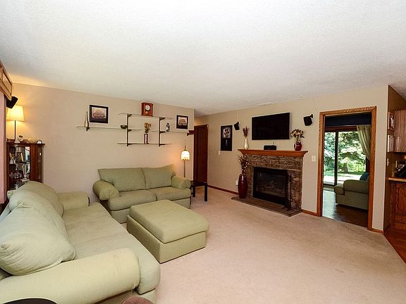 3rd image of 1011 3rd St