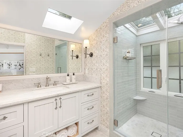 501 Lombardy Ln — Photo 21