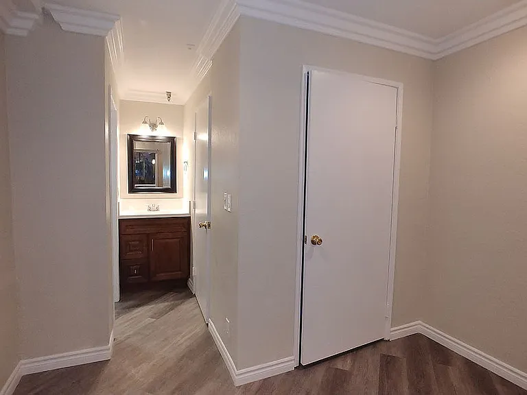 Five Star Suites — Photo 112