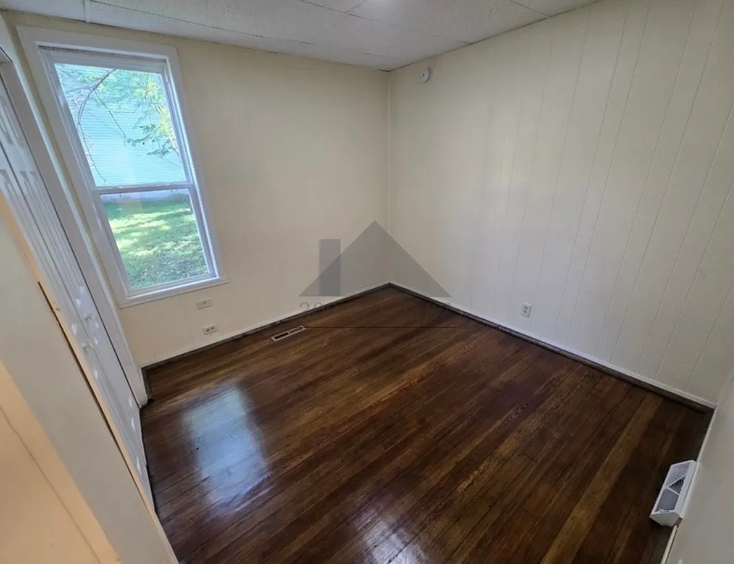 3 bed, 1109 sqft, $1,295 — Photo 4