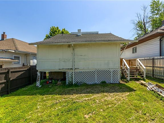 4th image of 112 White Ave