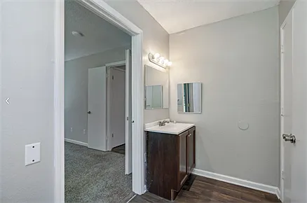 1180 Acorn Dr — Photo 3