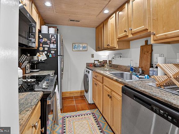 5th image of 4605 Macarthur Blvd NW Unit A