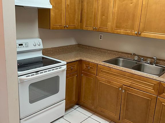 5th image of 5865 W 20th Ave APT 308