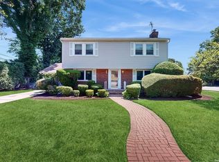 1457 California St, Rockville Centre, NY 11570