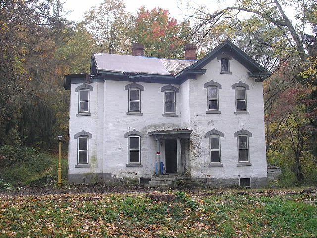 2nd image of 18827 Cussewago Rd