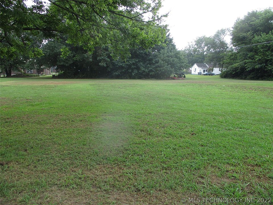 2nd image of 912 NE 9th St