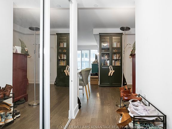 5th image of 955 Bay St #1012