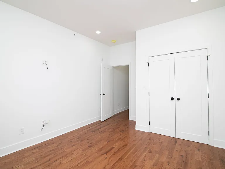 3033 W Diamond St — Photo 8