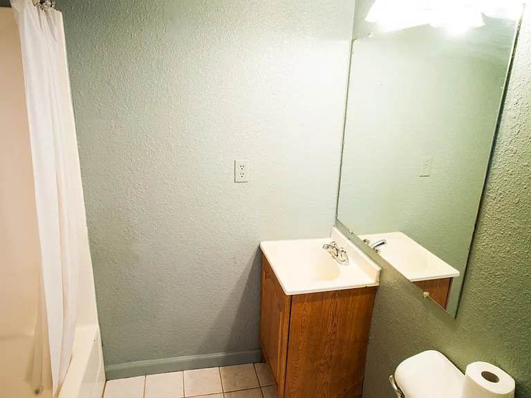 902 J St #2 — Photo 3