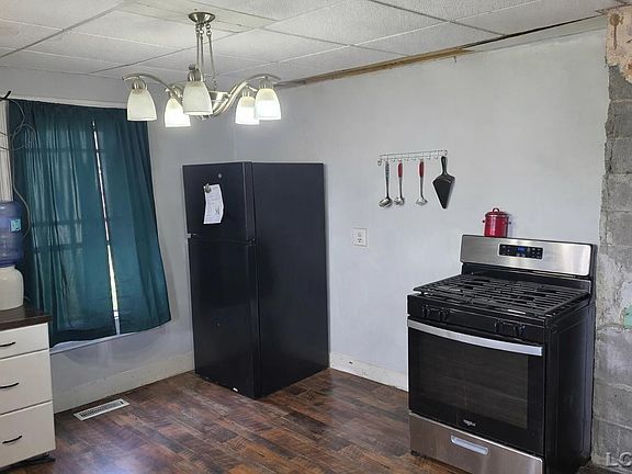 4th image of 213 W Congress St