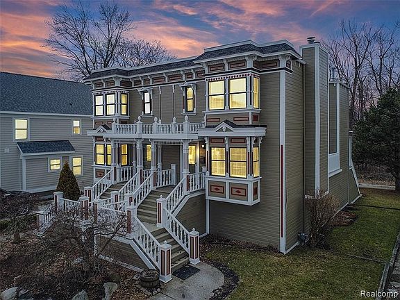2nd image of 423 N Washington Ave #1