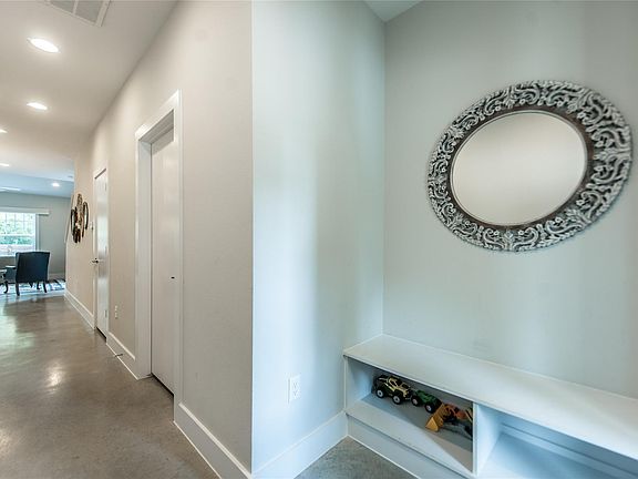 2nd image of 971 Bassett Pl