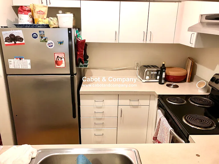 24 Yarmouth St #2 — Photo 3