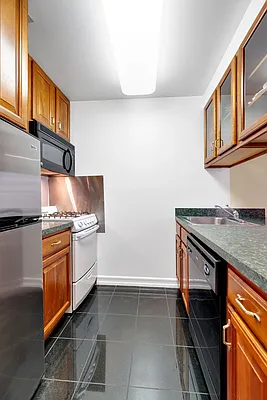 Rented by Cooper & Cooper Real Estate | media 6