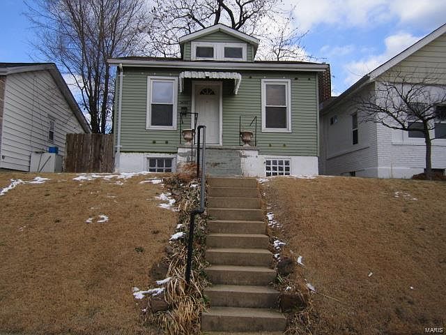 1st image of 3456 Macklind Ave