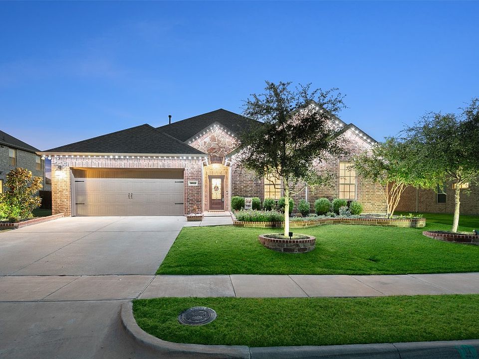 1st image of 3015 Lily Ln