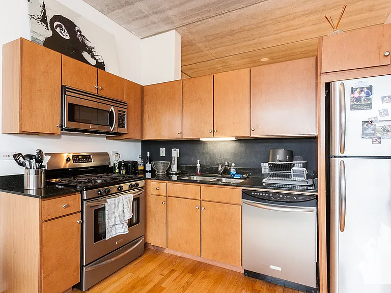 630 N Franklin St #717 — Photo 3