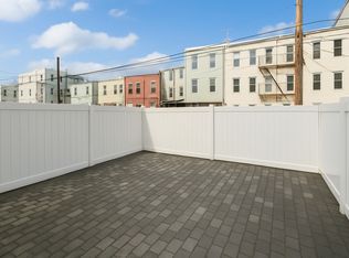 671 Metropolitan Ave, Brooklyn, NY 11211