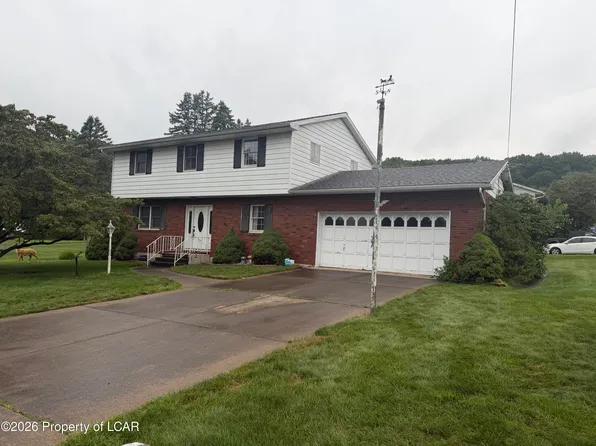 28 White Rock Ter, Courtdale, PA 18704