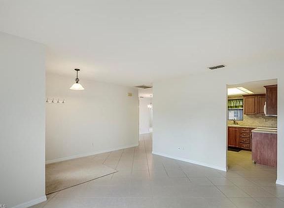 4th image of 3810 SW 20th Pl