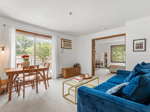 2100 Ridge Dr APT 22, Saint Louis Park, MN 55416