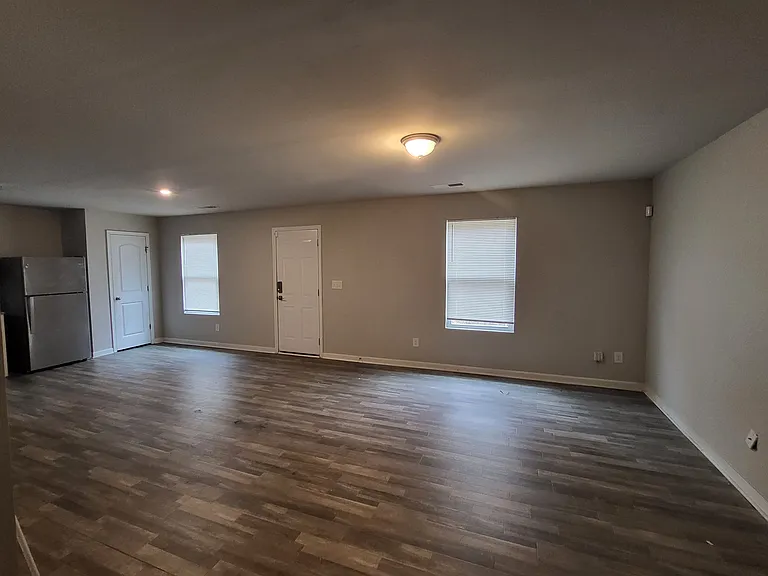 1223 Christy Ct — Photo 3