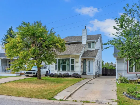 44 Strathclair Rise SW, Calgary, AB T3H 1G4
