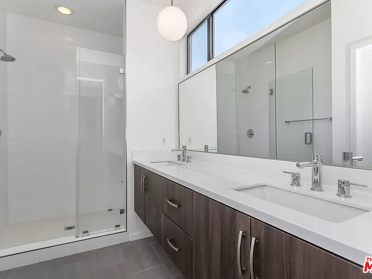 1427 Waterloo St — Photo 25