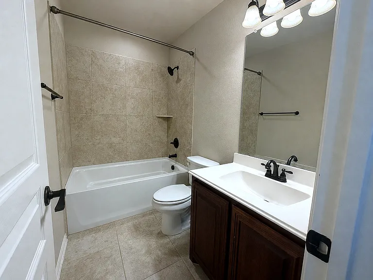 1109 Abbey Ln — Photo 30