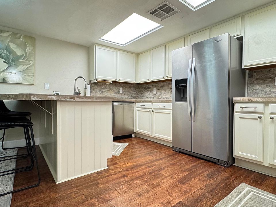 1st image of 15020 N 40th St APT 19