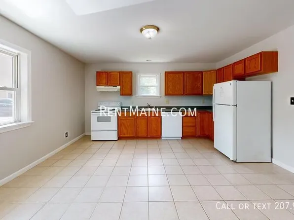1835 Hammond St #1, Bangor, ME 04401