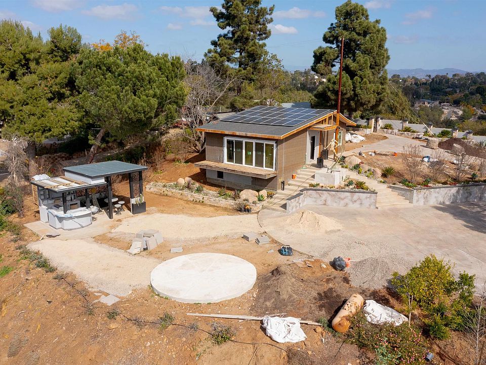 2nd image of 3381 Vista De La Cresta