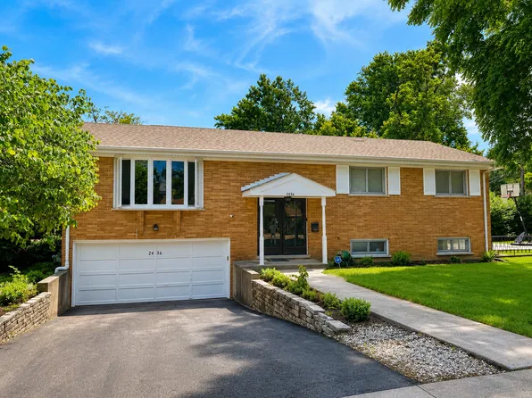 2436 Pick Dr, Glenview, IL 60025