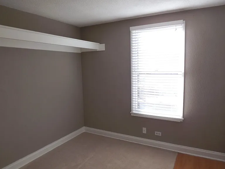 115 N Park St #7 — Photo 8