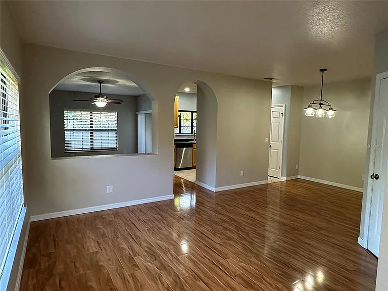 30117 N Mossbank Dr — Photo 3