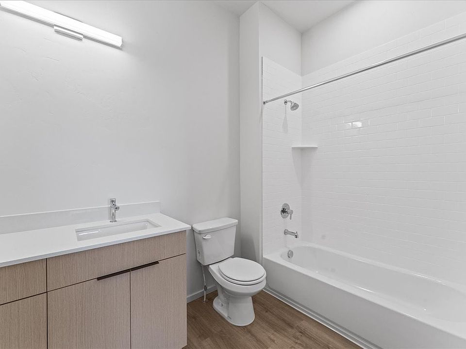 2x2 Bathroom II 2x2 Bathroom II