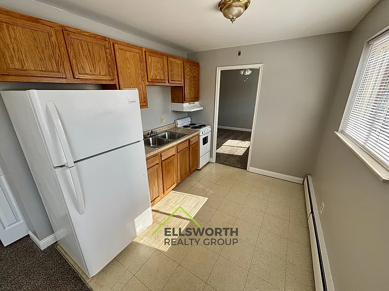 2216 Lawn Ave #4 — Photo 1