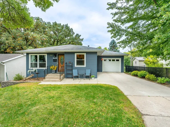 717 W Beech Ave, Fergus Falls, MN 56537