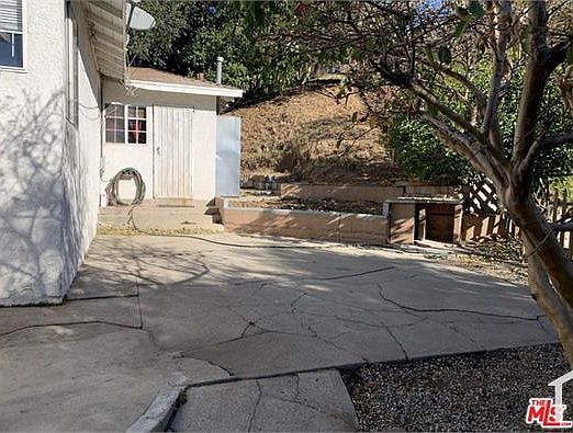 5th image of 9676 Tujunga Canyon Blvd