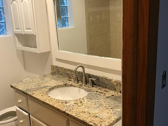 5th image of 5851 N Washtenaw Ave Floor 1S
