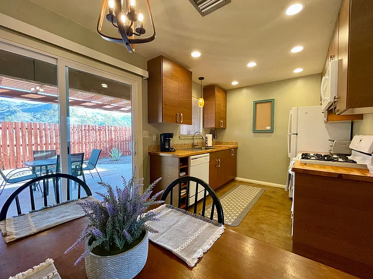 72000 Cactus Dr #FURNISHED UTILITIES — Photo 7