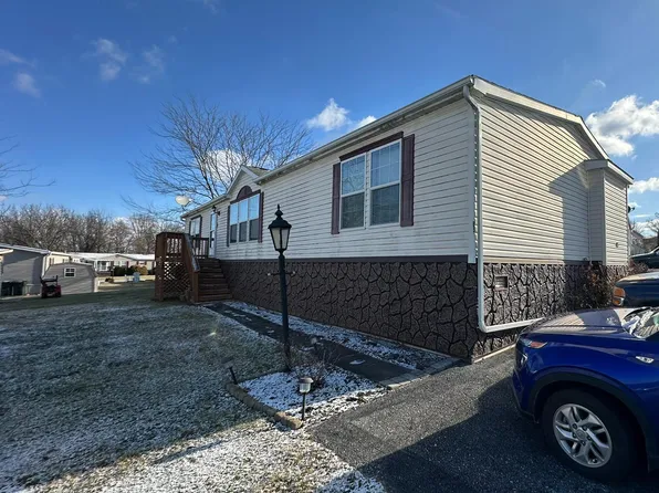 85 Raptor Dr, Hanover, PA 17331