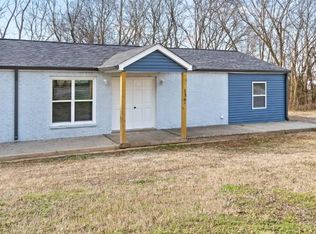 136 W Rossview Rd APT B, Clarksville, TN 37040