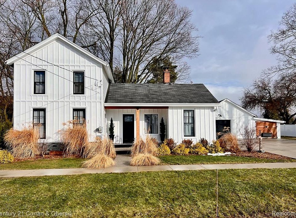 1st image of 210 Center St