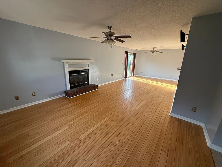 260 Pollard Dr — Photo 4