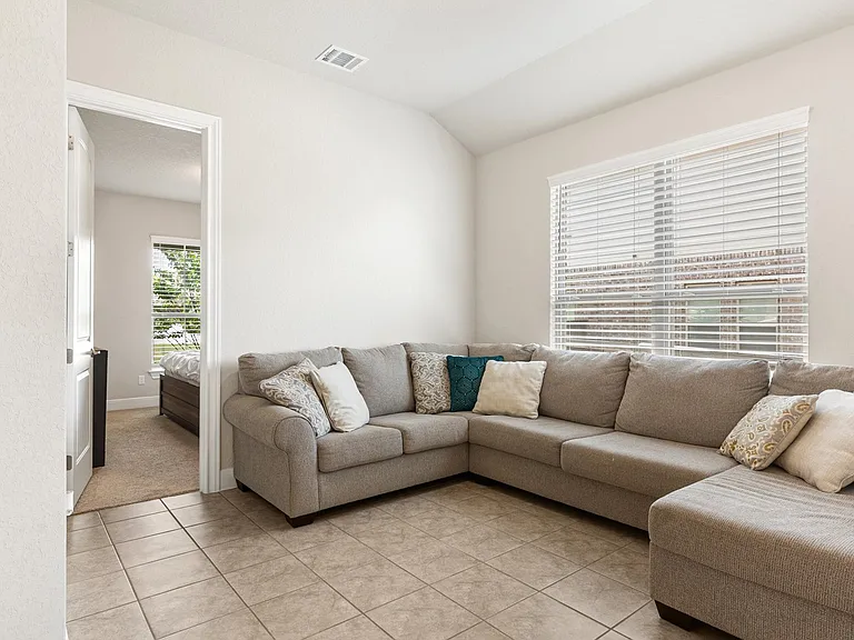 270 Lilly Blf — Photo 18