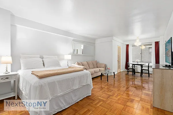 Rented by NextStopNY | media 4