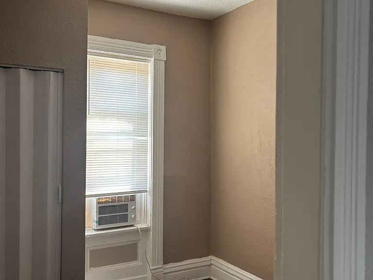 4809 Northland Ave — Photo 7